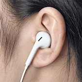wired earphones
